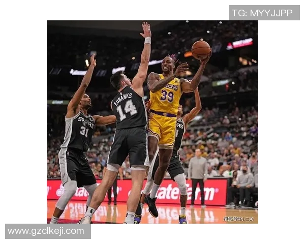 战术深度分析：湖人如何通过精妙布局掌控比赛节奏并占据优势